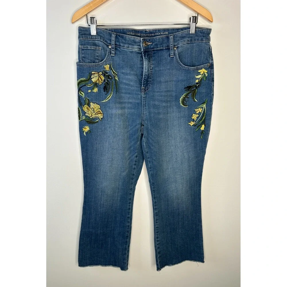 Chico's So Slimming Girlfriend Kick Flare Floral Embroidered Crop Jeans Size 12 - Picture 14 of 14